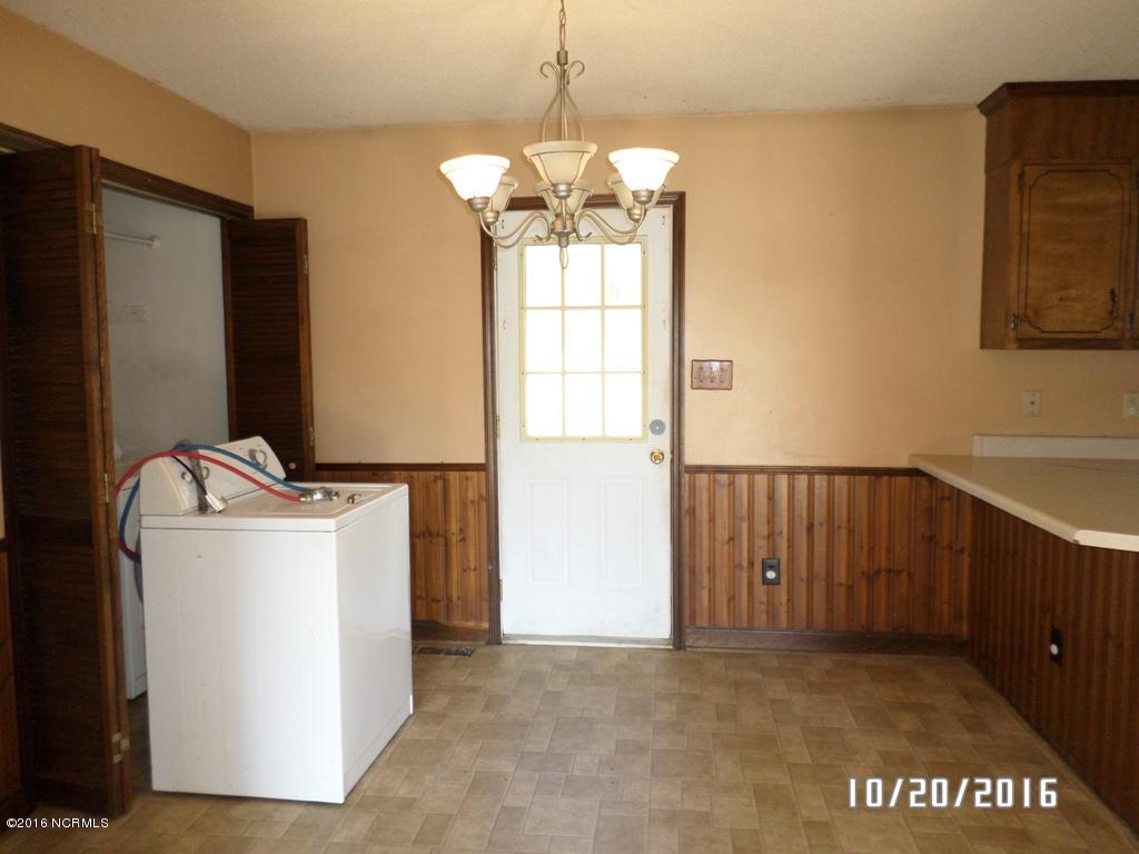 195 Core Road Richlands, NC 28574 - Photo 6 of 29 SAM_5745