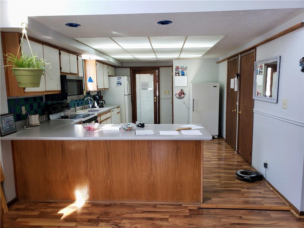3716 Wicker Road Indianapolis, IN 46217 - Photo 11 of 54 Gallery Image 11