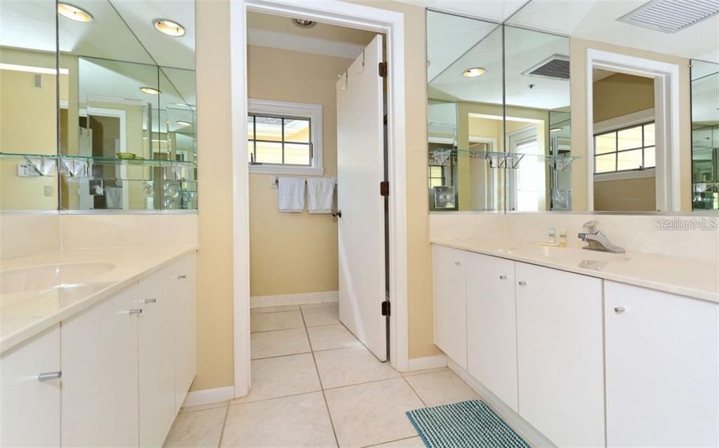 655 Cedars Court, Unit 655 Longboat Key, FL 34228 - Photo 9 of 22