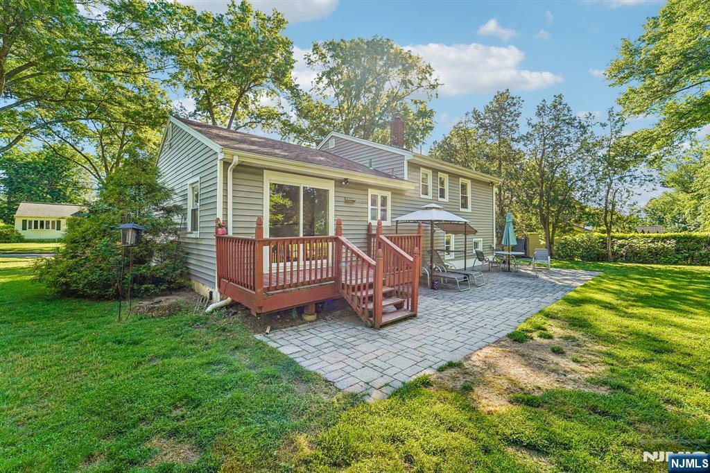 158 Morningside Road Paramus, NJ 07652 - Photo 23 of 31