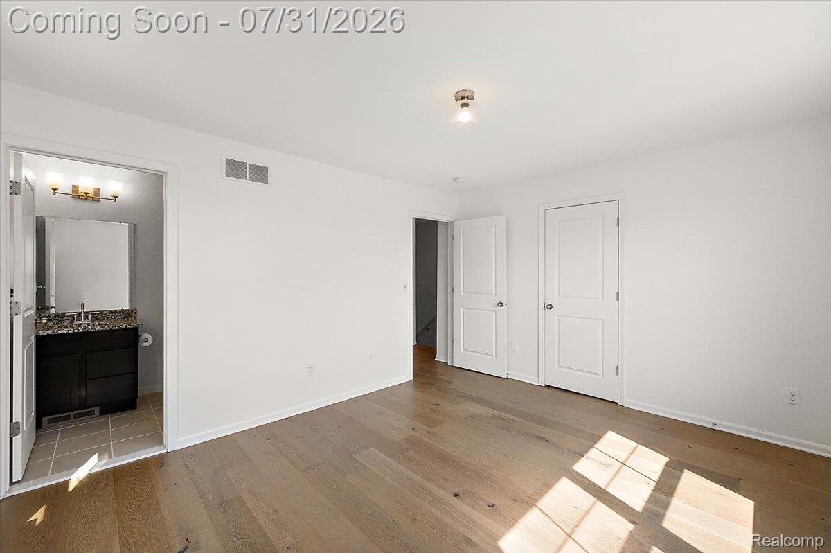 2500 Normandy Road Royal Oak, MI 48073 - Photo 28 of 47 37-2500 Normandy Unit 3-54.jpg