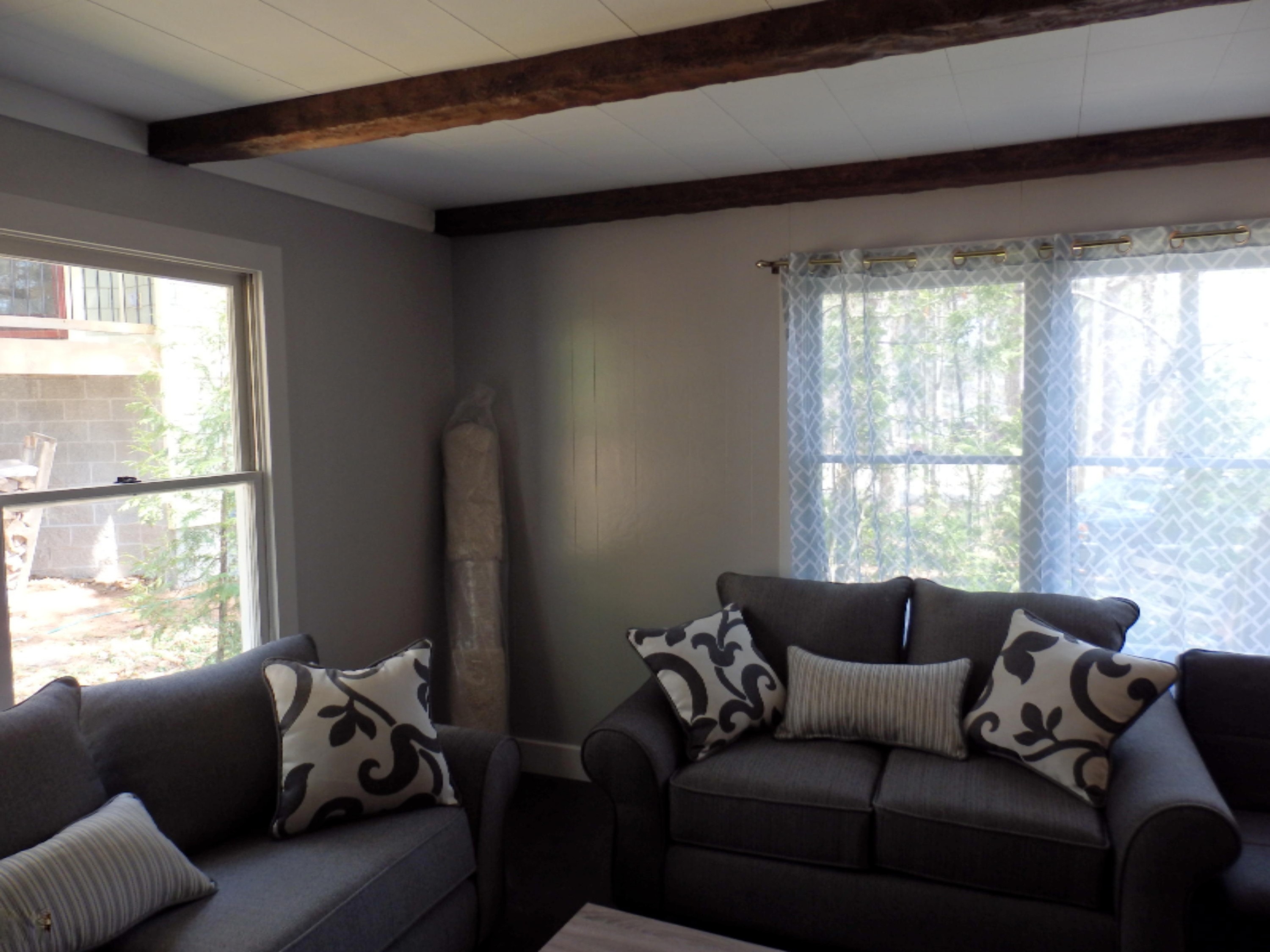 3210 Lakeshore Road Manistee, MI 49660 - Photo 6 of 14 Livingroom