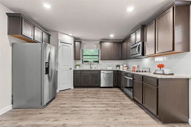 $320,000 | 420 Huntingdon Drive, Irving, TX 75061