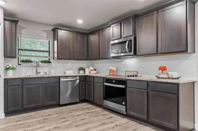 $320,000 | 420 Huntingdon Drive, Irving, TX 75061