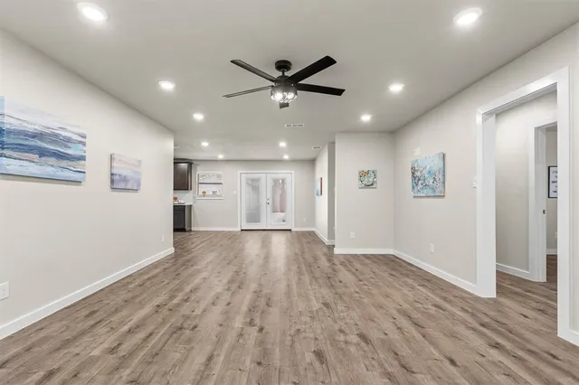 $320,000 | 420 Huntingdon Drive, Irving, TX 75061