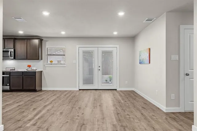 $320,000 | 420 Huntingdon Drive, Irving, TX 75061