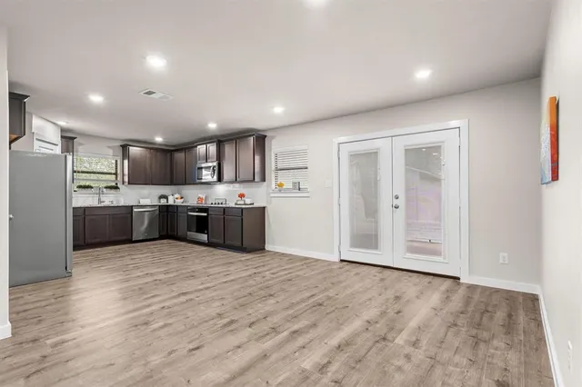 $320,000 | 420 Huntingdon Drive, Irving, TX 75061