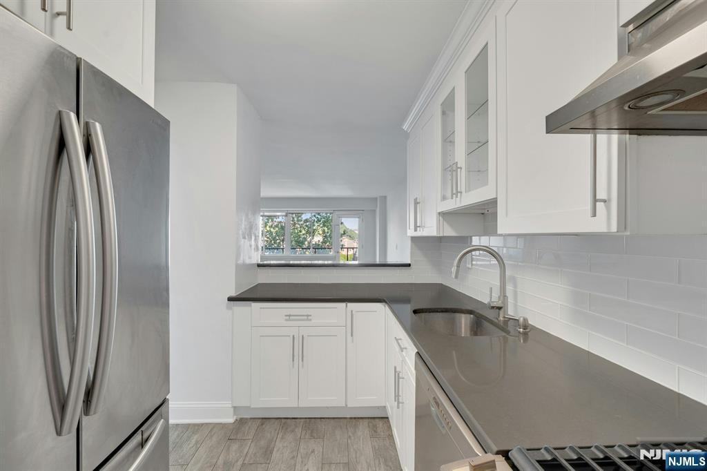 1203 River Road, Unit 4D Edgewater, NJ 07020 - Photo 9 of 20 Gallery Image 9