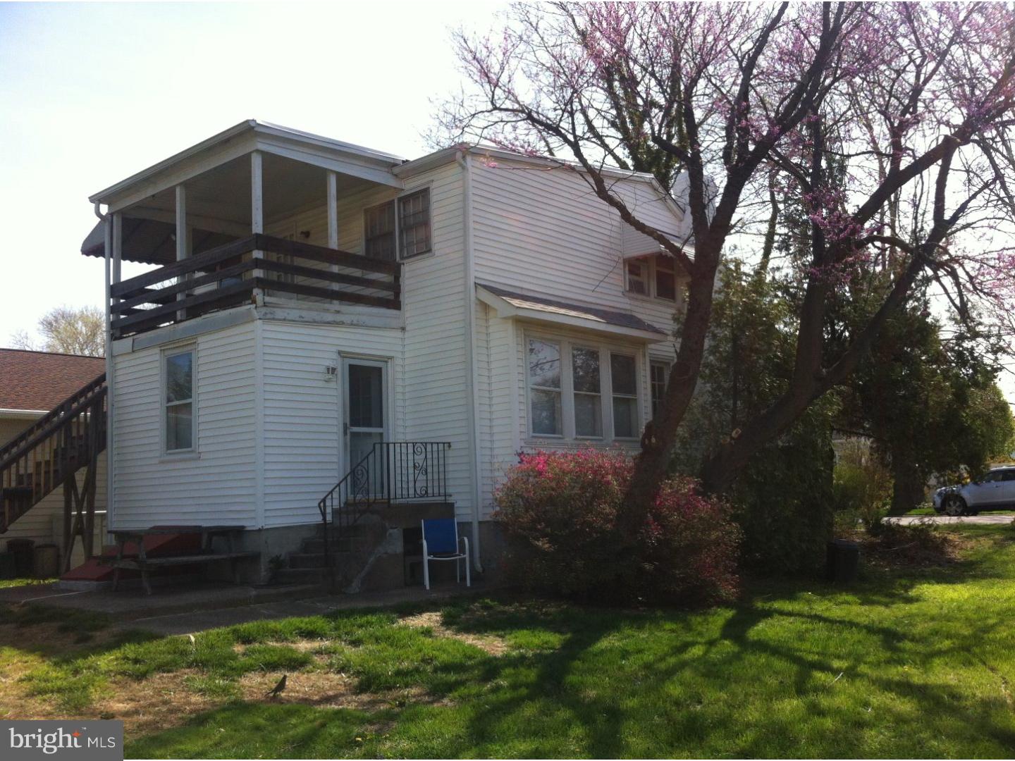 204 Dallas Road Willow Grove, PA 19090 - Photo 4 of 4 Exterior Side
