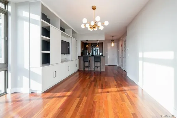 $1,149,900 | 175 Huguenot Street, Unit 1604/1605, New Rochelle, NY 10801