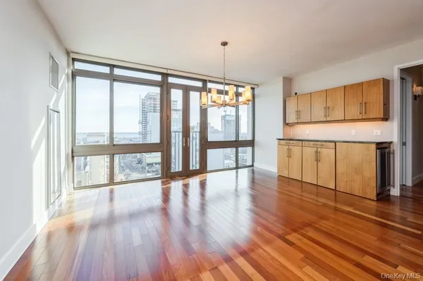 $1,149,900 | 175 Huguenot Street, Unit 1604/1605, New Rochelle, NY 10801