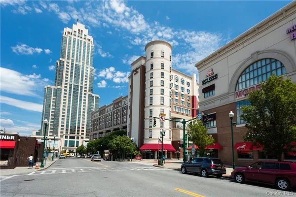 $1,149,900 | 175 Huguenot Street, Unit 1604/1605, New Rochelle, NY 10801