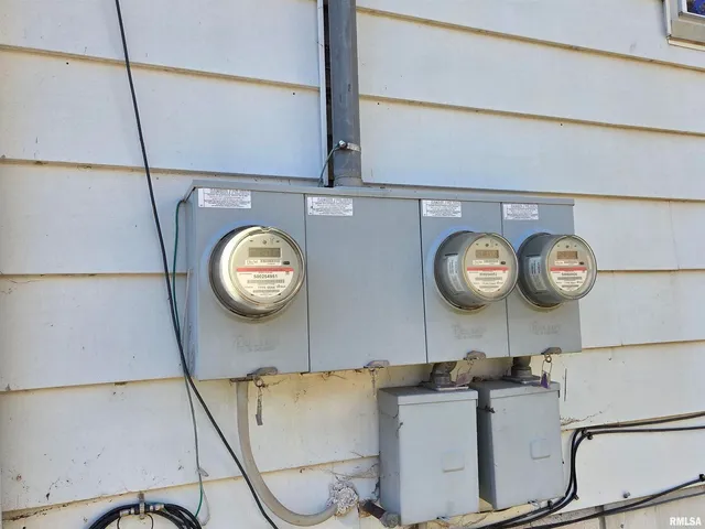 a view of a washer and dryer