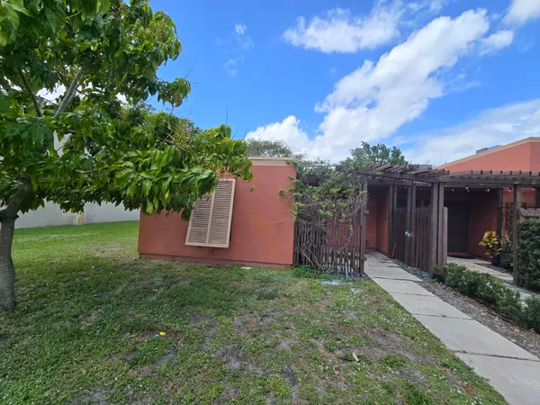 $2,900 | 10343 Greenhouse Road, Pembroke Pines, FL 33026