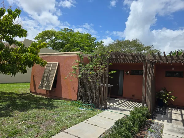 $2,900 | 10343 Greenhouse Road, Pembroke Pines, FL 33026