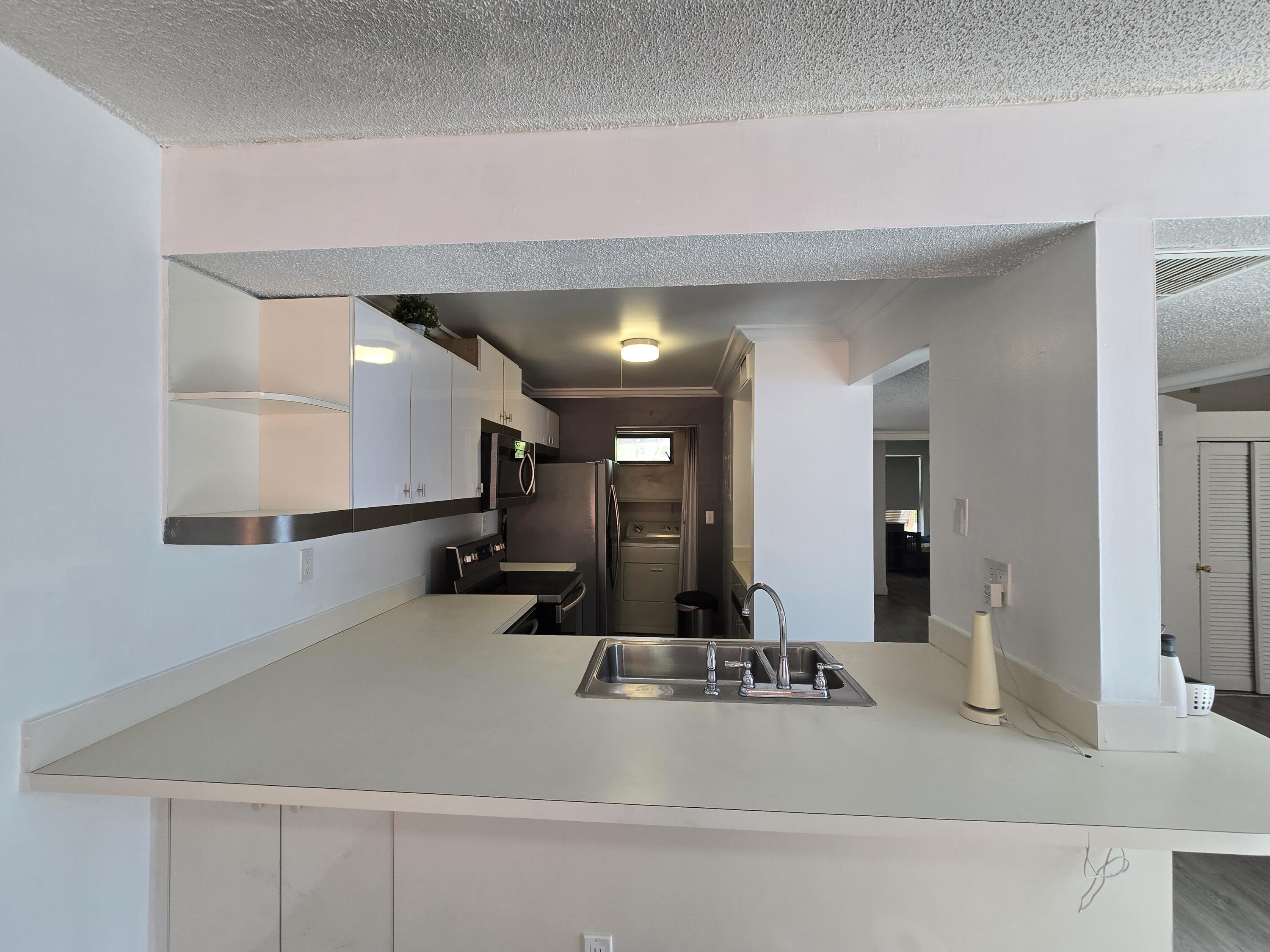 10343 Greenhouse Road Pembroke Pines, FL 33026 - Photo 34 of 42 1000051906