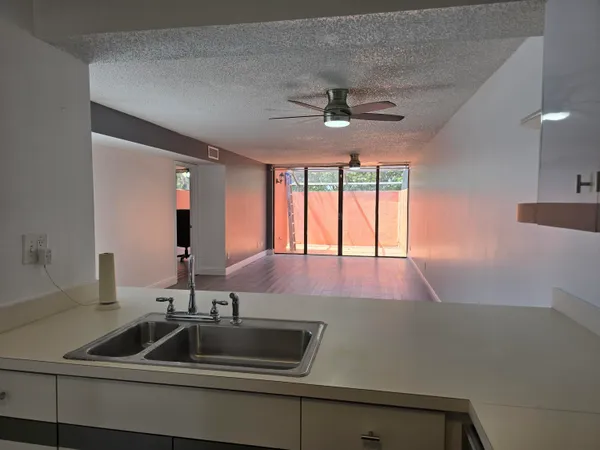 $2,900 | 10343 Greenhouse Road, Pembroke Pines, FL 33026