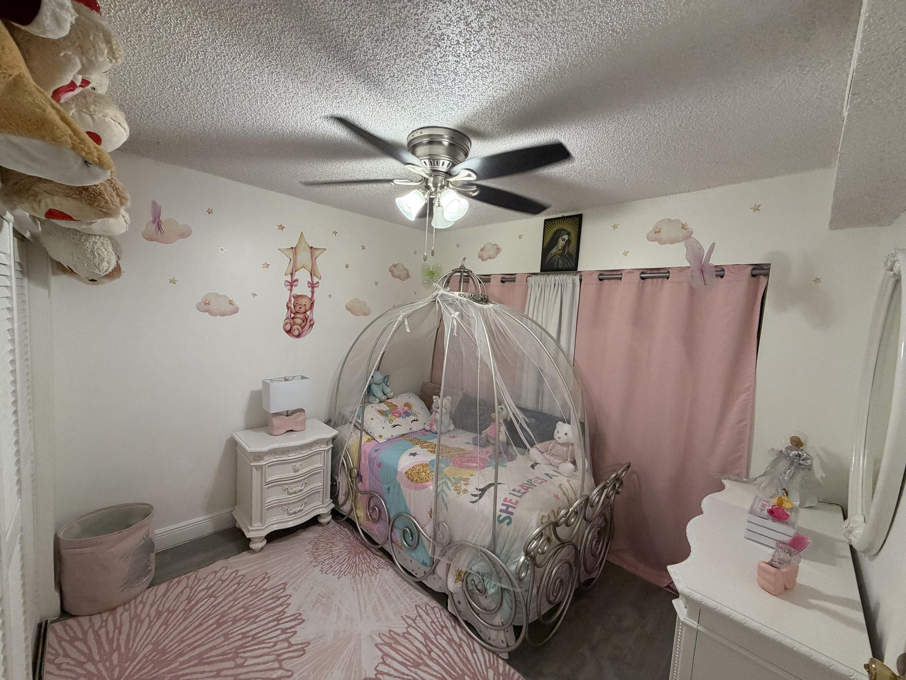 10343 Greenhouse Road Pembroke Pines, FL 33026 - Photo 5 of 18 IMG_1535