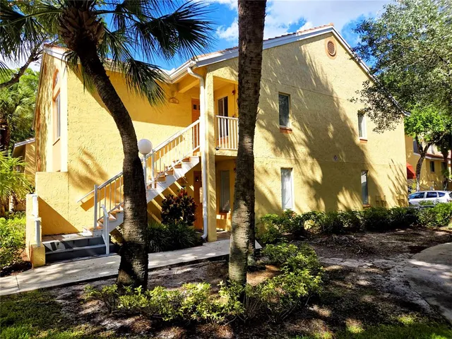 $1,900 | 922 Coral Club Drive, Unit 922, Coral Springs, FL 33071