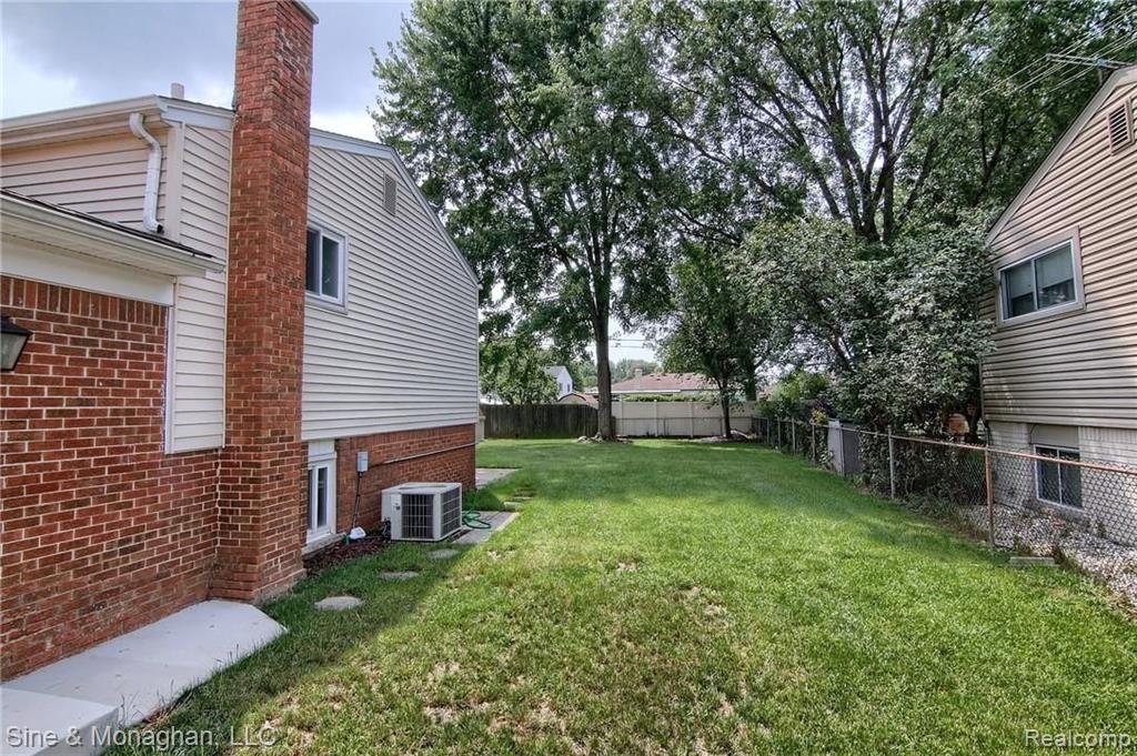 14248 Martin Road Warren, MI 48088 - Photo 25 of 26
