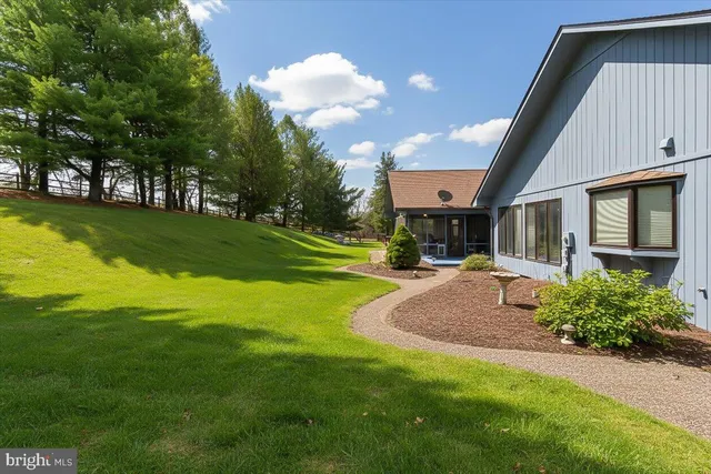 a view of a tennis court