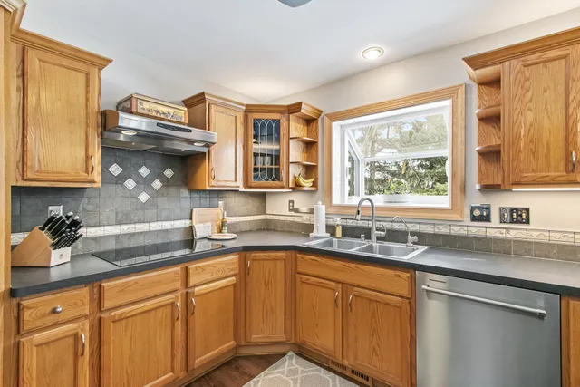 $425,000 | 190 South Oak Street, Oregon, WI 53575