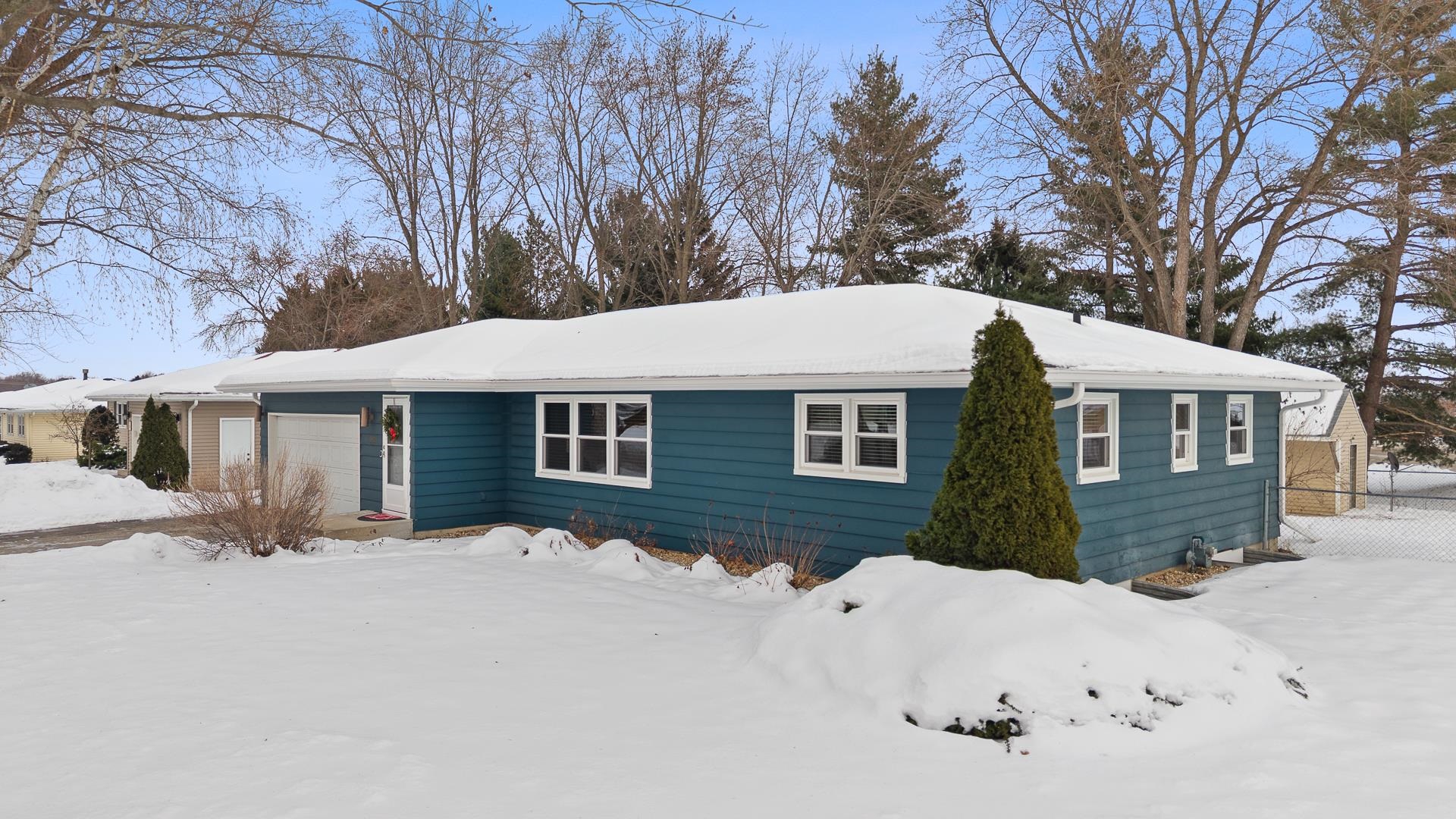 190 South Oak Street Oregon, WI 53575 - Photo 5 of 56