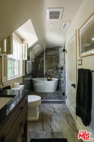 $22,995 | 3100 Coldwater Canyon Avenue, Studio City, CA 91604