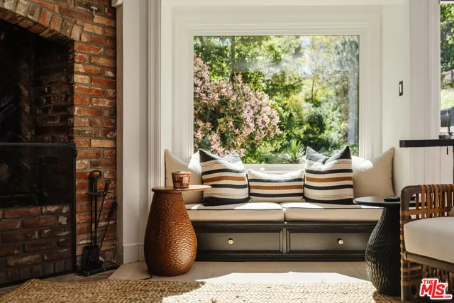 $22,995 | 3100 Coldwater Canyon Avenue, Studio City, CA 91604