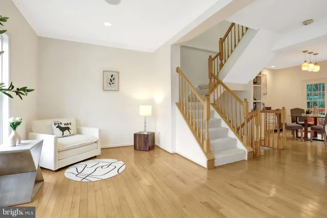 $985,000 | 2019 North Buchanan Court, Arlington, VA 22207