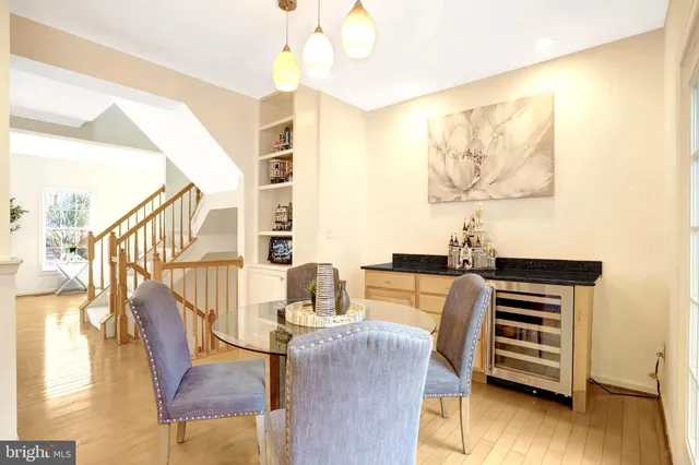 $985,000 | 2019 North Buchanan Court, Arlington, VA 22207