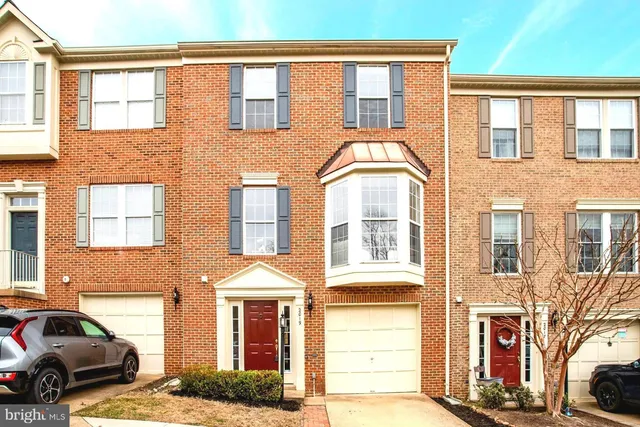 $985,000 | 2019 North Buchanan Court, Arlington, VA 22207