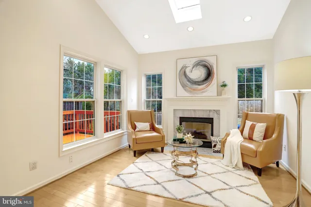 $985,000 | 2019 North Buchanan Court, Arlington, VA 22207