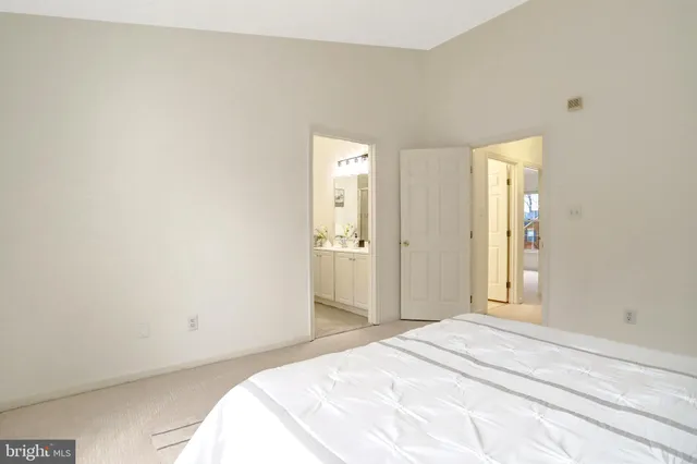 $985,000 | 2019 North Buchanan Court, Arlington, VA 22207