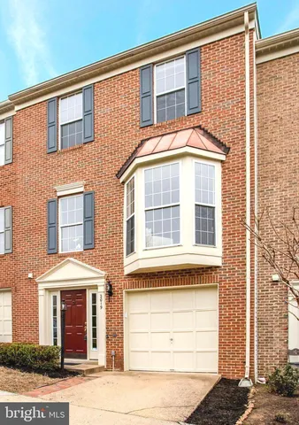 $985,000 | 2019 North Buchanan Court, Arlington, VA 22207