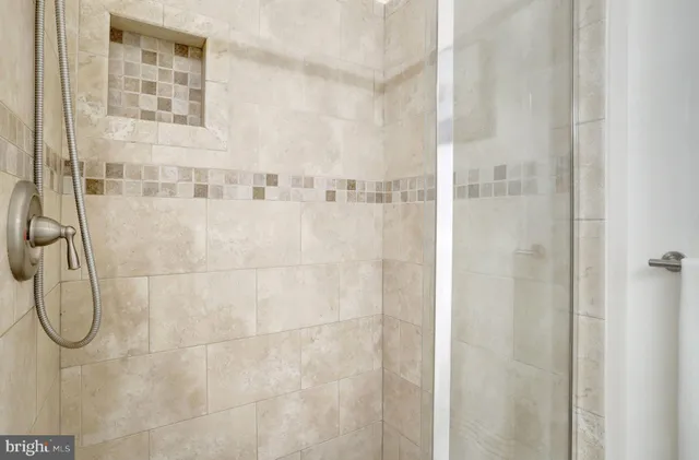 $985,000 | 2019 North Buchanan Court, Arlington, VA 22207