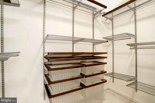 $985,000 | 2019 North Buchanan Court, Arlington, VA 22207