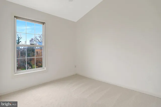 $985,000 | 2019 North Buchanan Court, Arlington, VA 22207