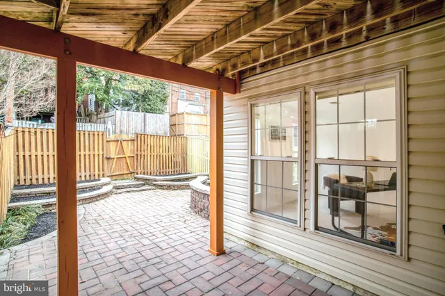 $985,000 | 2019 North Buchanan Court, Arlington, VA 22207