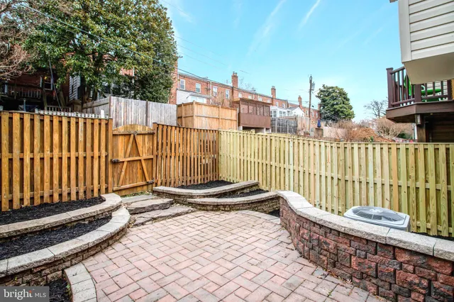 $985,000 | 2019 North Buchanan Court, Arlington, VA 22207