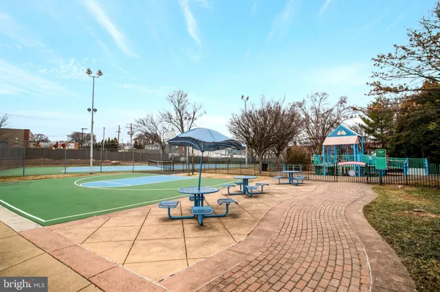 $985,000 | 2019 North Buchanan Court, Arlington, VA 22207