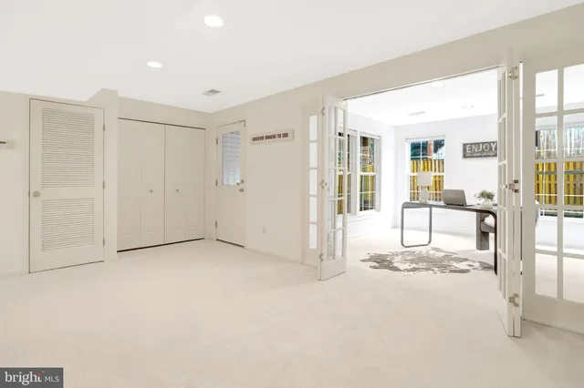 $985,000 | 2019 North Buchanan Court, Arlington, VA 22207