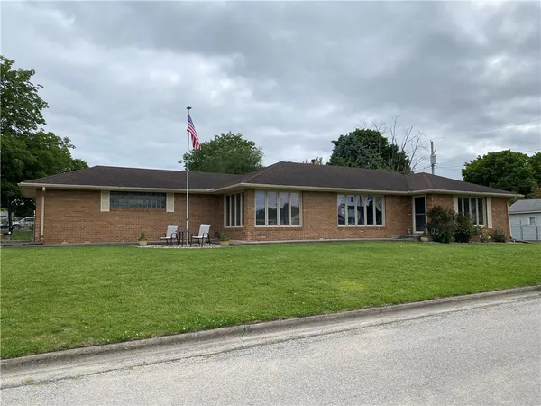 $199,900 | 22 Parisian Court, Paris, IL 61944