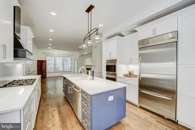 $1,625,000 | 1 Town Gate Court, Bethesda, MD 20817