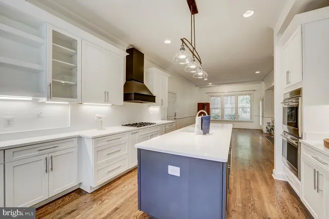 $1,625,000 | 1 Town Gate Court, Bethesda, MD 20817