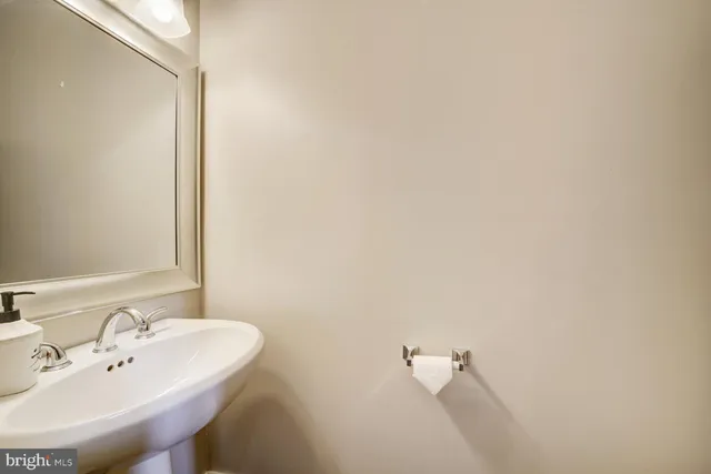 $1,625,000 | 1 Town Gate Court, Bethesda, MD 20817