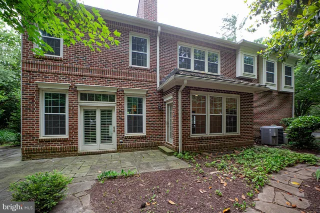 $1,625,000 | 1 Town Gate Court, Bethesda, MD 20817