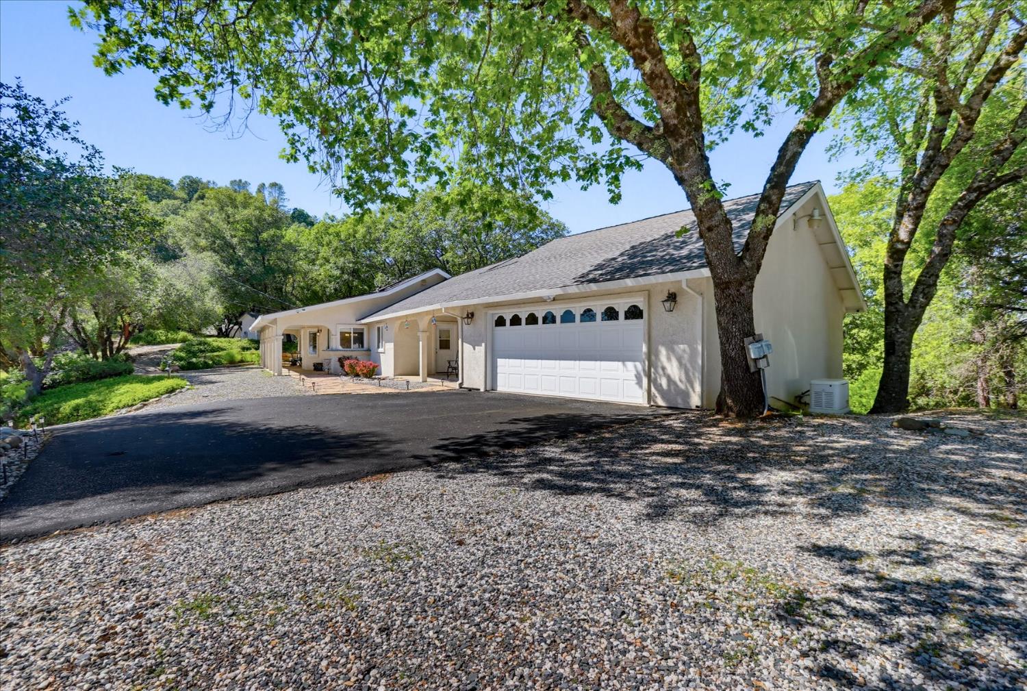 18639 Fay Ridge Court Grass Valley, CA 95949 - Photo 85 of 99 a front view of a house with a yard
