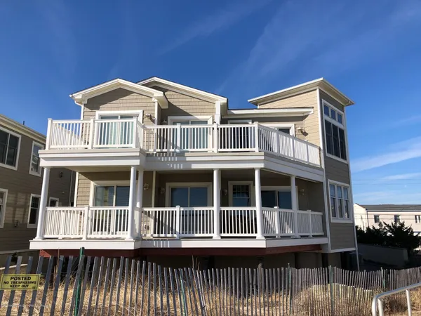 $3,400 | 209 Beach Front, Unit 1, Manasquan, NJ 08736