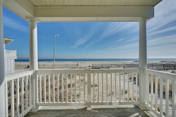 $3,400 | 209 Beach Front, Unit 1, Manasquan, NJ 08736